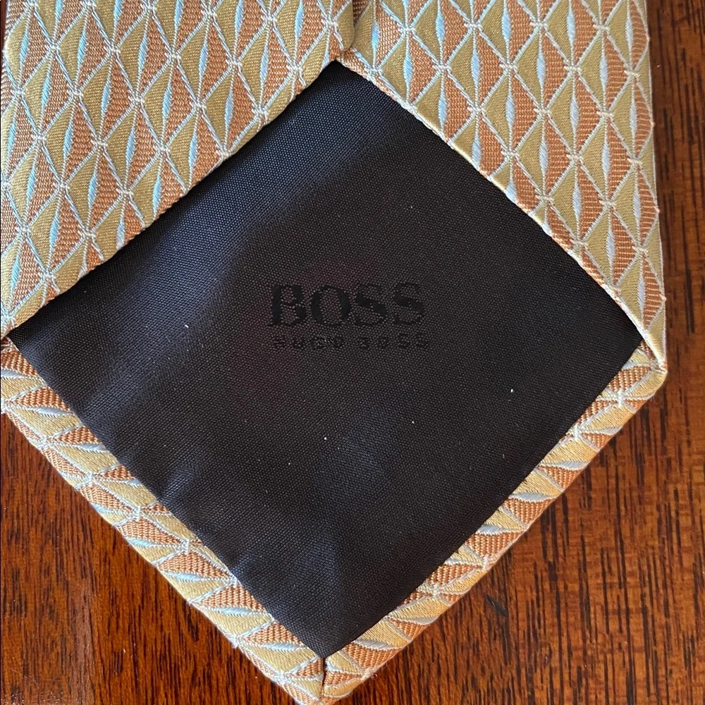 Hugo Boss Gold Geometric Men's Tie
